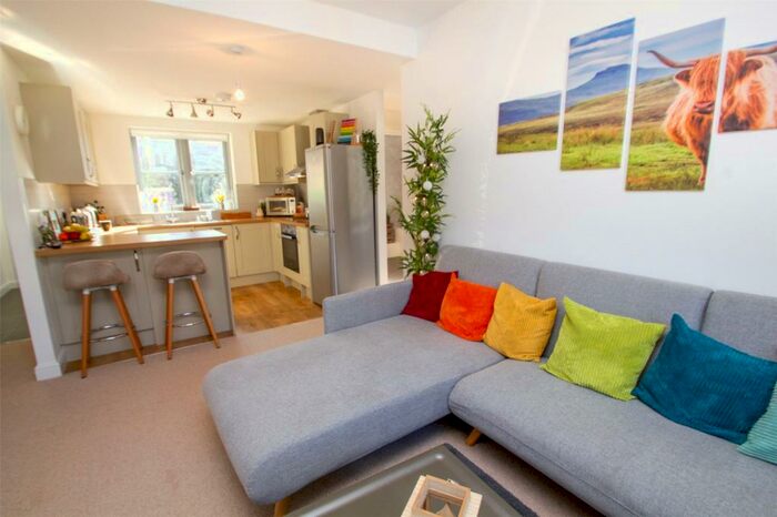 1 Bedroom Apartment To Rent In High Street, Witney, Oxfordshire, OX28