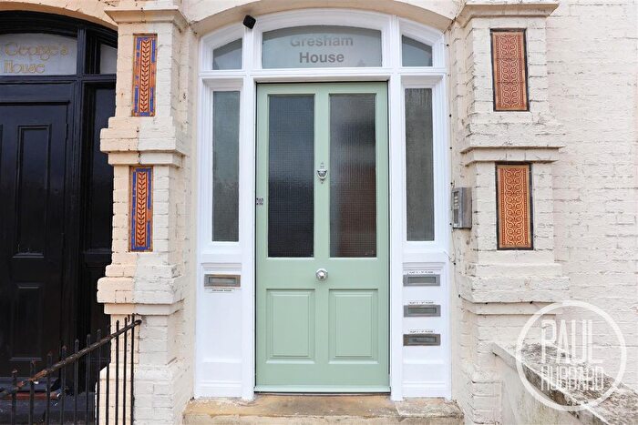 1 Bedroom Flat For Sale In Esplanade, Kirkley, NR33