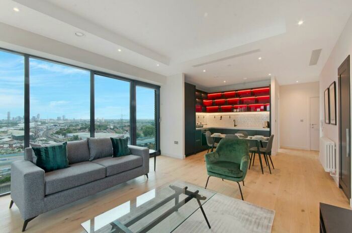 2 Bedroom Apartment To Rent In Defoe House, London City Island, London, E14