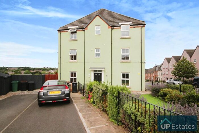 4 Bedroom Semi-Detached House To Rent In Brights Road, Nuneaton, CV10