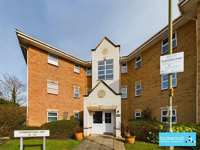 2 Bedroom Flat To Rent In International Way, Sunbury, TW16