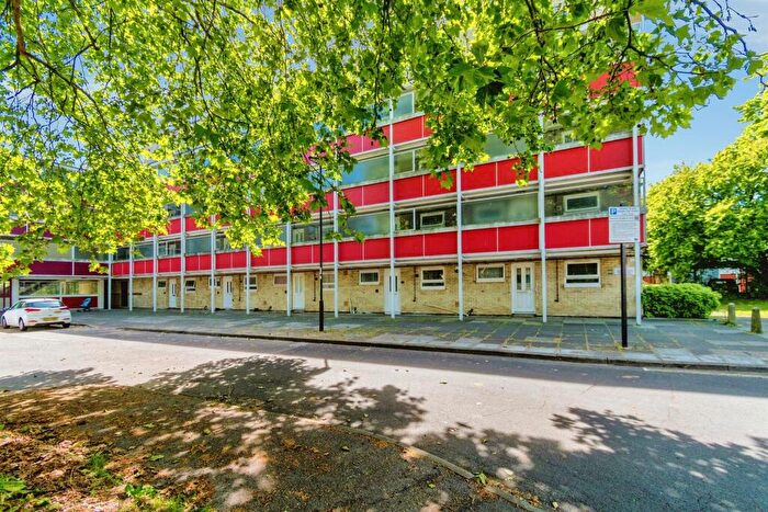 1 Bedroom Flat For Sale In Golden Grove, Southampton, SO14