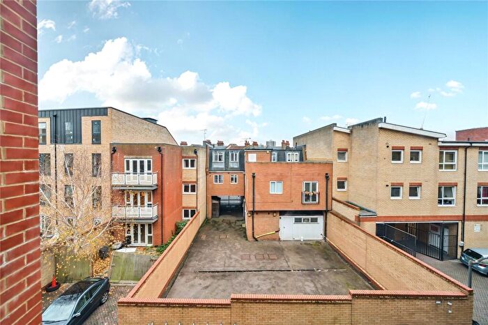 2 Bedroom Apartment For Sale In London Road, Kingston Upon Thames, KT2