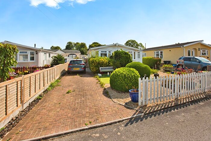 2 Bedroom Mobile/park Home For Sale In Primrose Hill, Charlton Mackrell, Somerton, TA11