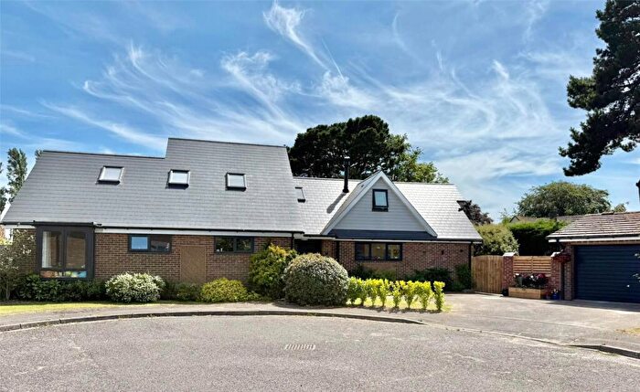 4 Bedroom Detached House For Sale In Lymefields, Milford On Sea, Lymington, Hampshire, SO41