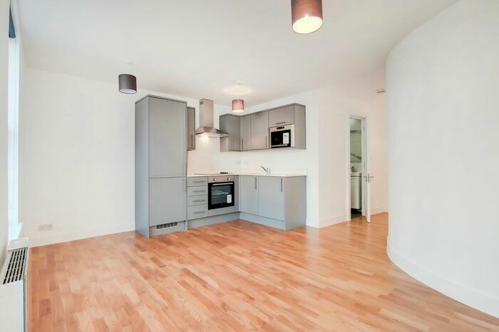 1 Bedroom Flat To Rent In Deptford High Street, London, Greater London, SE8