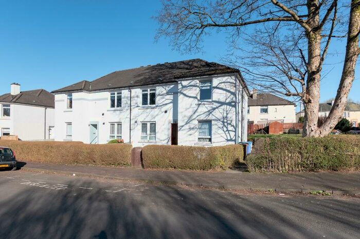 2 Bedroom Flat To Rent In Auldburn Road, Pollokshaws, Glasgow, G43