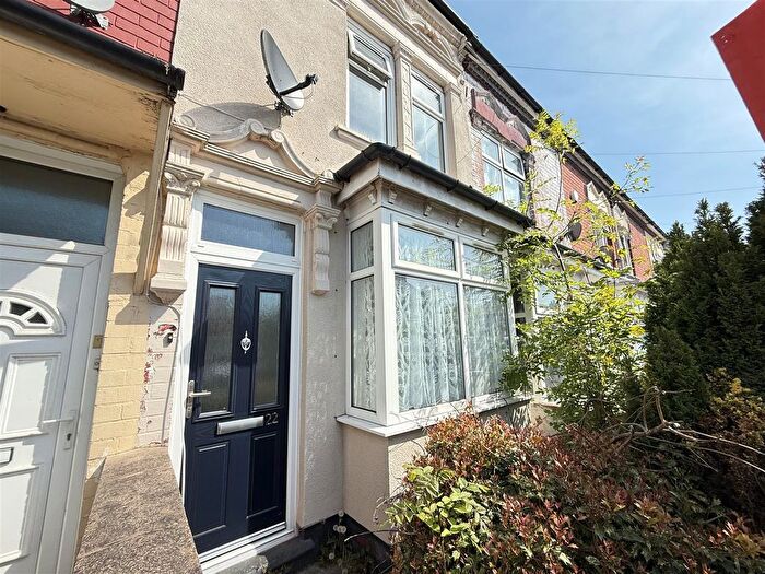 3 Bedroom Terraced House To Rent In Highbury, Smethwick, B66
