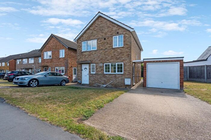 3 Bedroom Link Detached House For Sale In Old Hale Way, Hitchin, SG5
