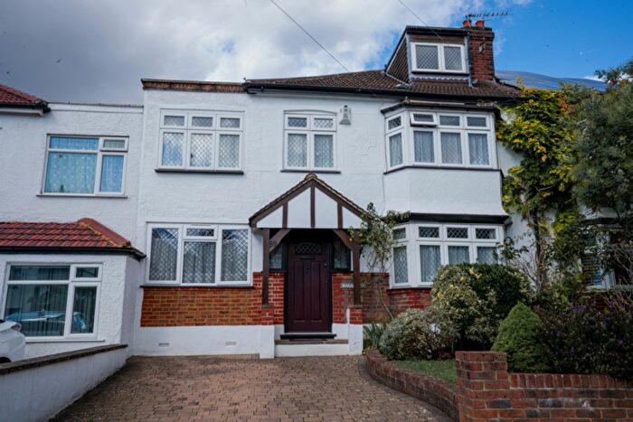 6 Bedroom Detached House For Sale In Georgia Road, Thornton Heath, CR7