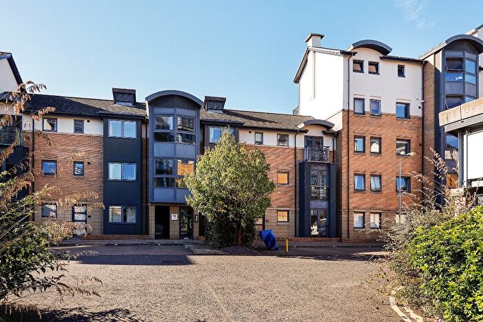 3 Bedroom Flat To Rent In Rennies Isle, Leith, Edinburgh, EH6