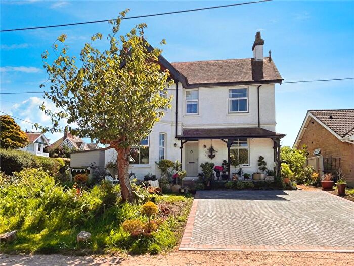 3 Bedroom Detached House For Sale In The Mall, Totland Bay, Isle Of Wight, PO39
