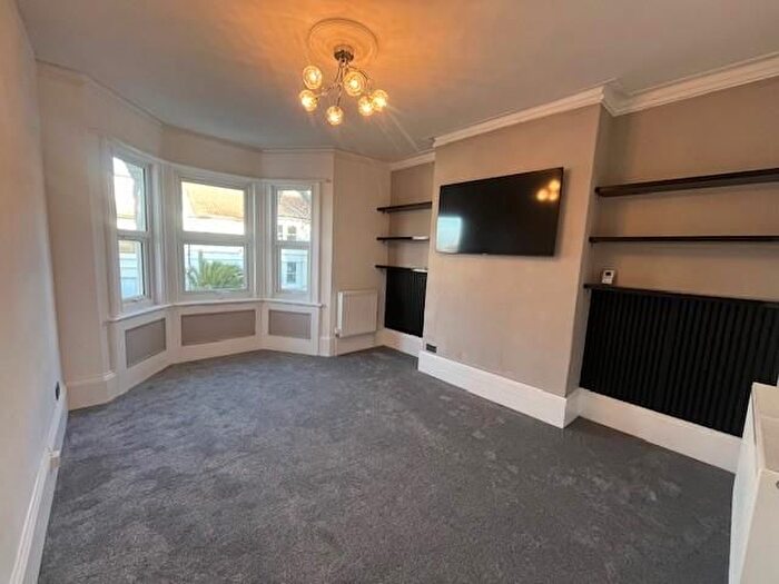 2 Bedroom Flat To Rent In Ditchling Rise, Brighton, BN1