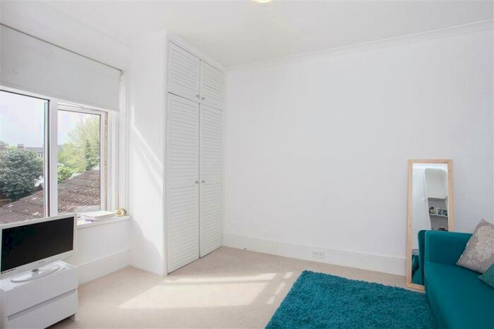 Flat To Rent In Jacksons Lane, Highgate Village, N6