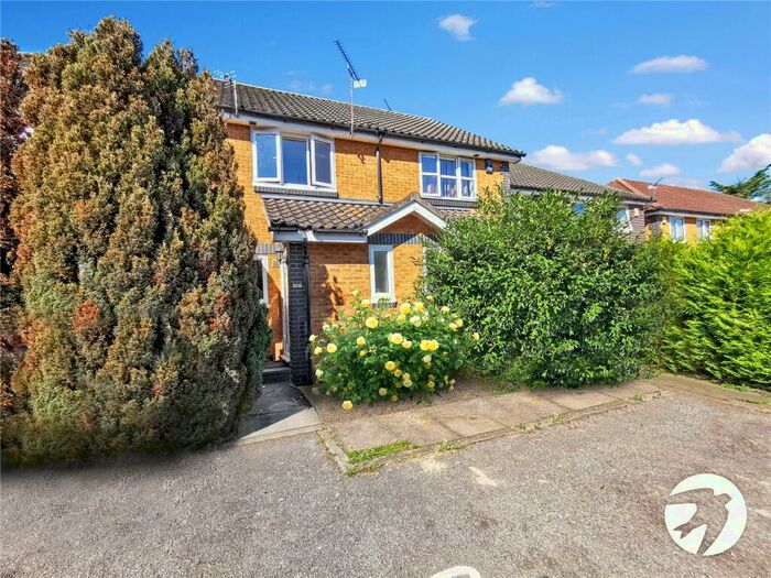 2 Bedroom House To Rent In Dabbling Close, Erith, DA8