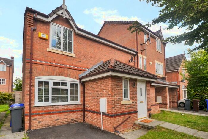 5 Bedroom Semi-Detached House To Rent In Chervil Close, Fallowfield, Manchester, M14