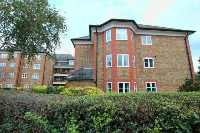 2 Bedroom Retirement Property To Rent In Newsholme Drive, London, N21