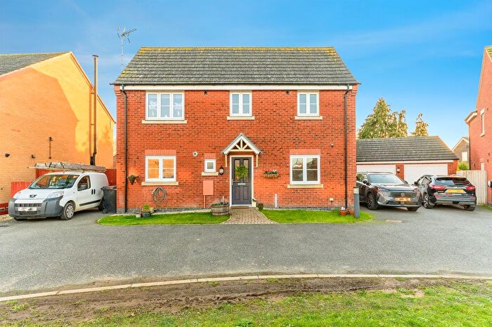 3 Bedroom Detached House For Sale In Collins Avenue, Stamford, PE9