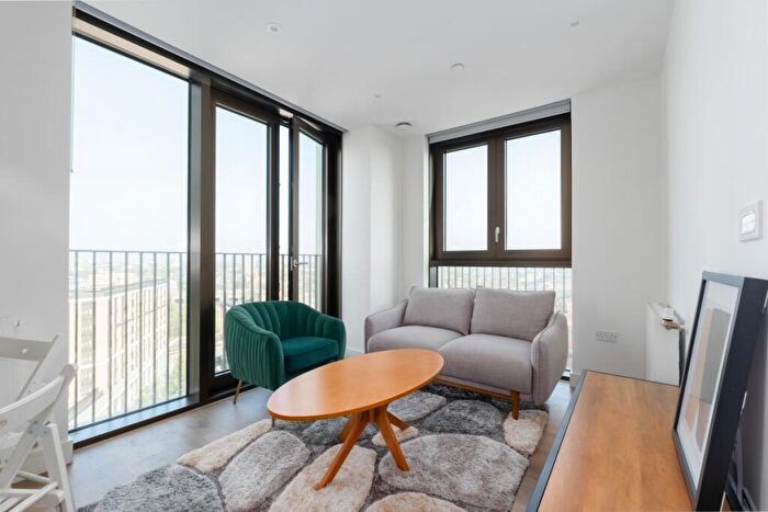 2 Bedroom Apartment To Rent In Affinity View, E16