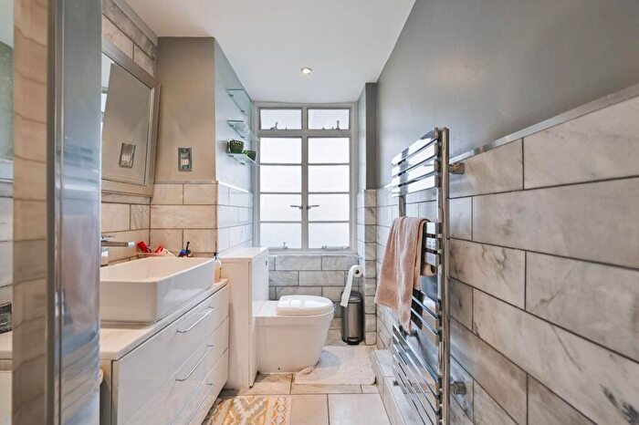 3 Bedroom Flat To Rent In Dorset House, Gloucester Place, Marylebone, London, NW1