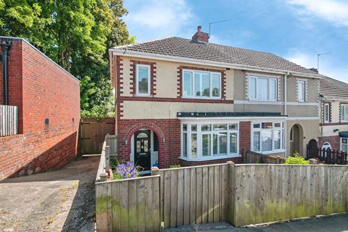 3 Bedroom End Of Terrace House For Sale In Blackberry Lane, Rowley Regis, B65