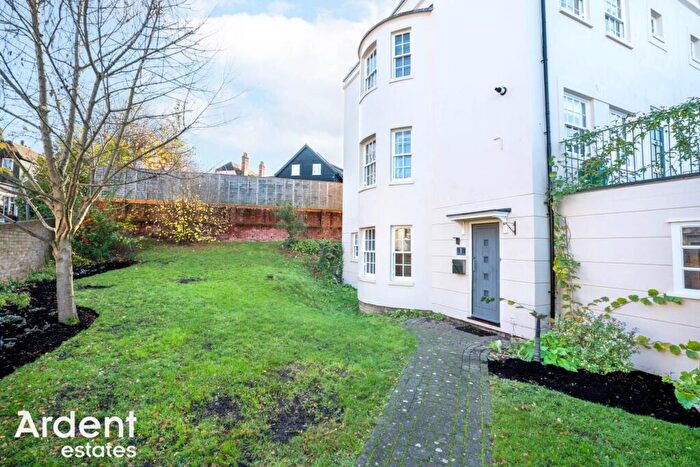 1 Bedroom Apartment For Sale In Hill House Park, Maldon, CM9