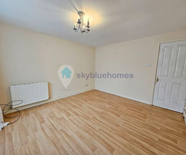 3 Bedroom End Terrace House To Rent In Bishopdale Road, Leicester, LE4