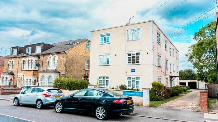 2 Bedroom Flat To Rent In Beaconsfield Road, London, N11