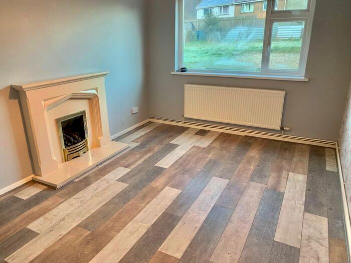 2 Bedroom Flat For Sale In Heol Y Glo, Tonna, Neath, SA11