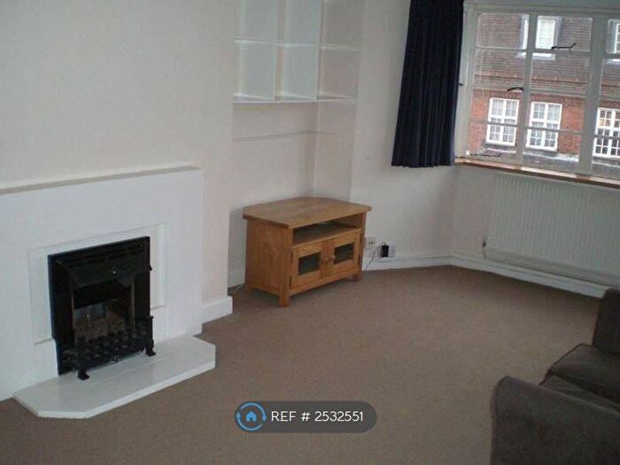 1 Bedroom Flat To Rent In The High, London, SW16
