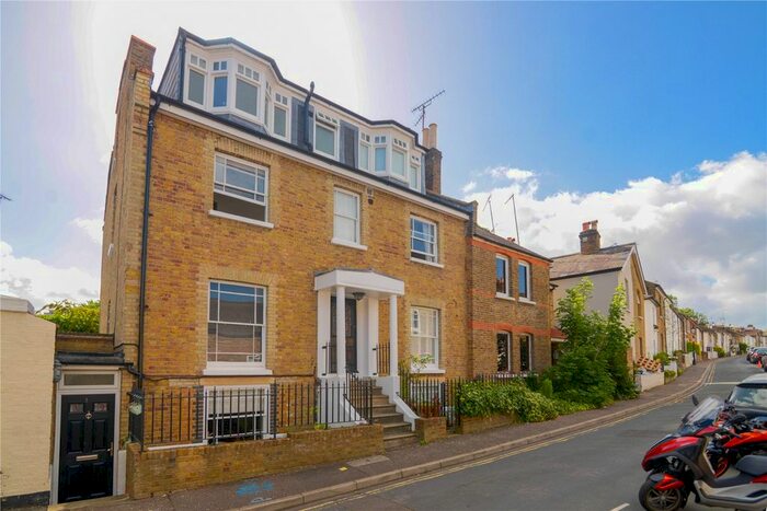 1 Bedroom Flat To Rent In Princes Road, Richmond, TW10