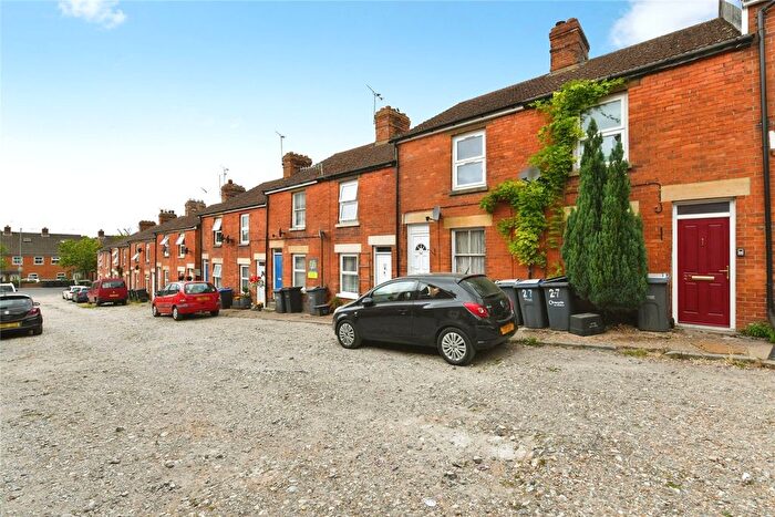 3 Bedroom Terraced House For Sale In Bell Street, Lldgershall, Andover, Wiltshire, SP11