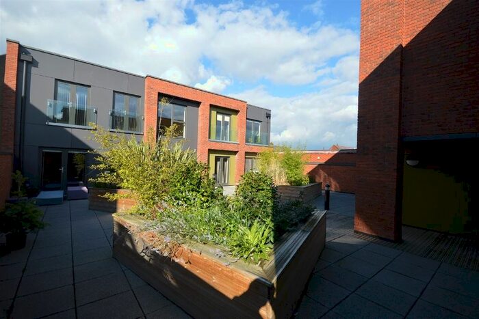 1 Bedroom Flat To Rent In Massie Street, Cheadle, SK8