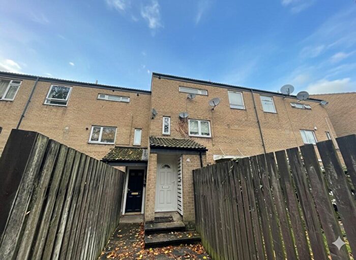 3 Bedroom House To Rent In Egmont Court, NG2