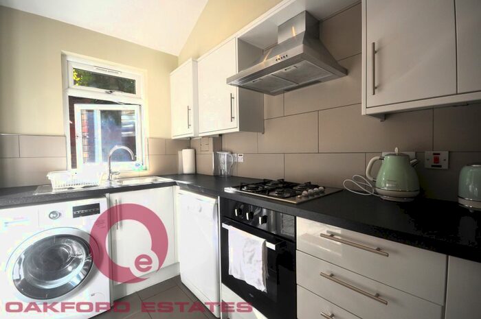 4 Bedroom Flat To Rent In Keighley Close, Camden, N7