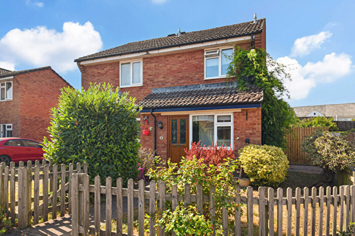 2 Bedroom Semi Detached House For Sale In Kensham Close, Bradninch, EX5