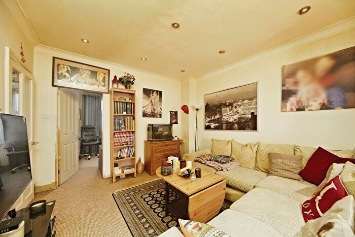 2 Bedroom End Of Terrace House For Sale In Harrisons Rise, Croydon, CR0