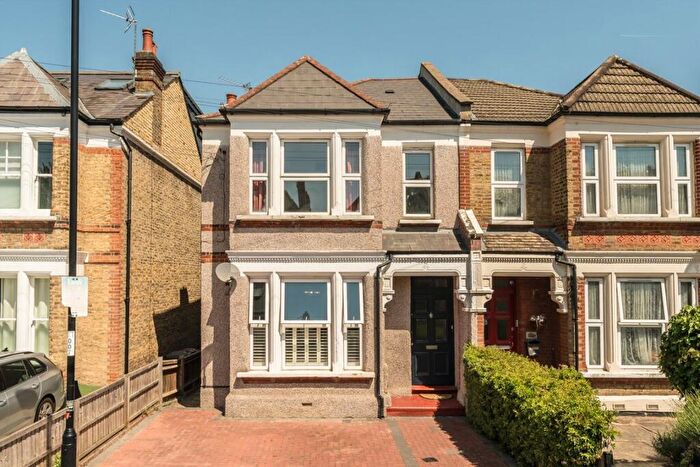 3 Bedroom Flat For Sale In Vancouver Road, Forest Hill, SE23