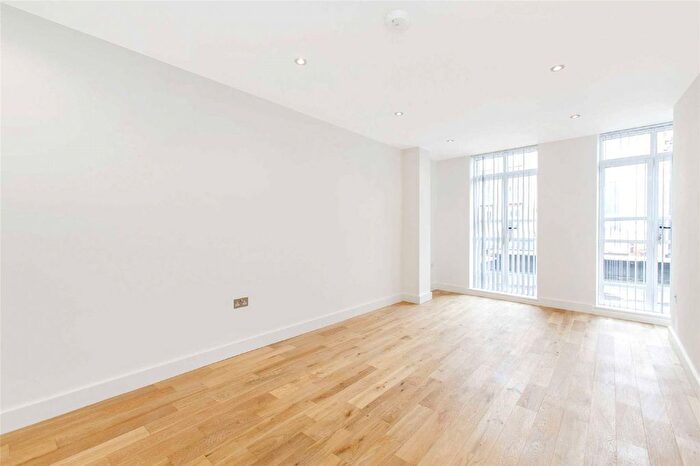 1 Bedroom Flat To Rent In Clapham High Street, London, SW4