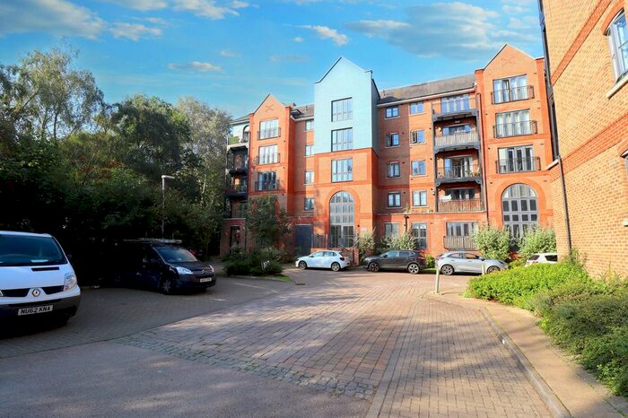 2 Bedroom Flat To Rent In Cannons Wharf, Piazza House, TN9