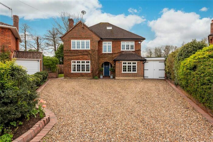4 Bedroom Detached House For Sale In Pilgrims Close, Westhumble, Dorking, Surrey, RH5