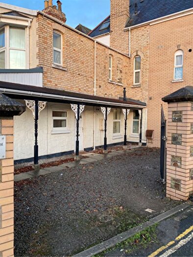 2 Bedroom Flat To Rent In Hills View, Barnstaple, EX32