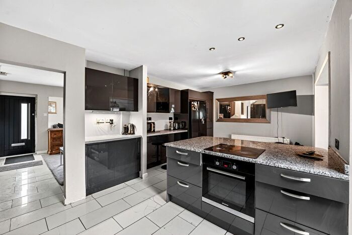 5 Bedroom Semi-detached House For Sale In Tudor Drive, Morden, SM4