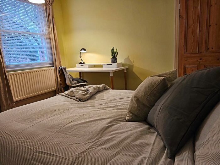 4 Bedroom Semi-Detached House To Rent In Statham Street, Derby, Derbyshire, DE22