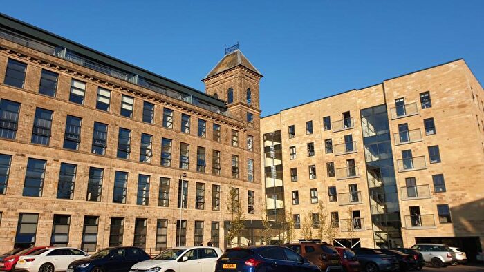 2 Bedroom Flat For Sale In Low Lane, Horsforth, Leeds, West Yorkshire, LS18