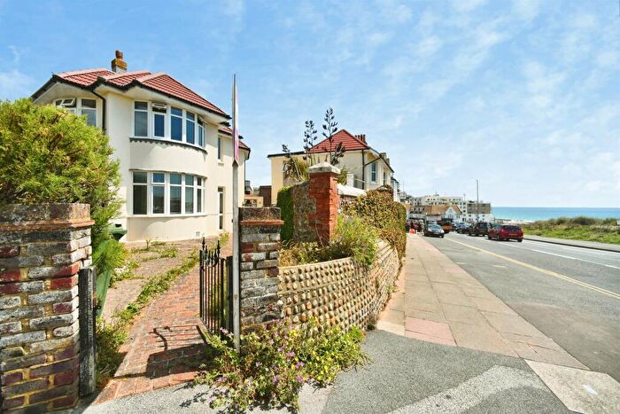 1 Bedroom Flat For Sale In Marine Drive, Rottingdean, Brighton, BN2
