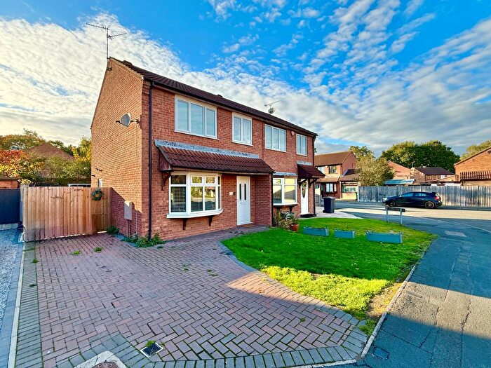 3 Bedroom Semi-detached House For Sale In Stenigot Road, Lincoln, LN6