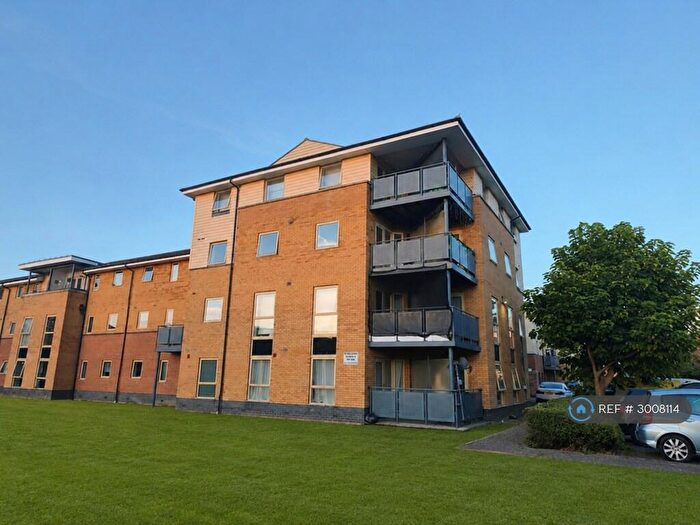 2 Bedroom Flat To Rent In Orton Grove, Enfield, EN1