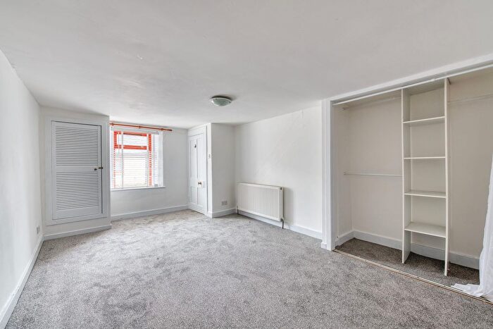 2 Bedroom Flat To Rent In Johnston Street, Laurencekirk, AB30