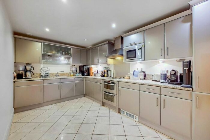 2 Bedroom Flat To Rent In Brentford Lock, Brentford, TW8